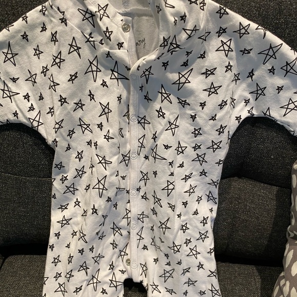 June & January star print romper, 0-6M - Picture 1 of 2